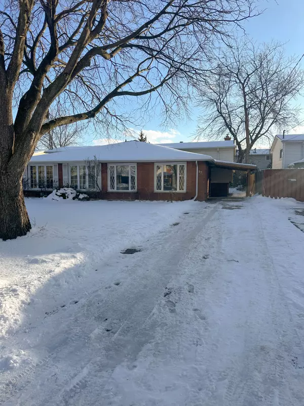 Hamilton, ON L8T 2T8,17 Rosanne CRES