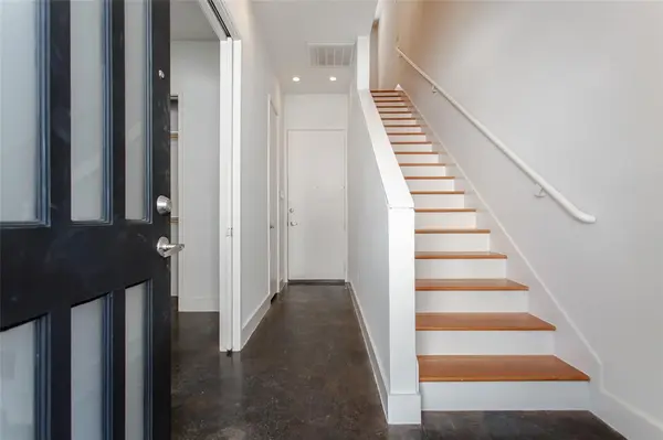 Dallas, TX 75204,1600 N Haskell Avenue #8