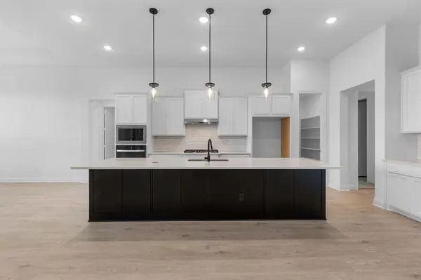 Waxahachie, TX 75165,221 Pine Leaf Trail