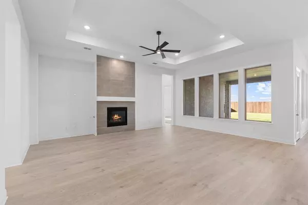 Waxahachie, TX 75165,221 Pine Leaf Trail