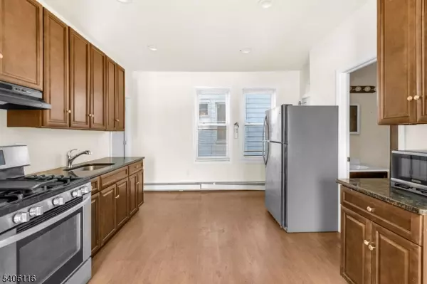 Irvington Twp., NJ 07111,3 May St #3R