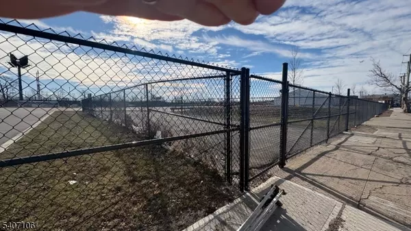 Newark City, NJ 07105,685 Ferry St