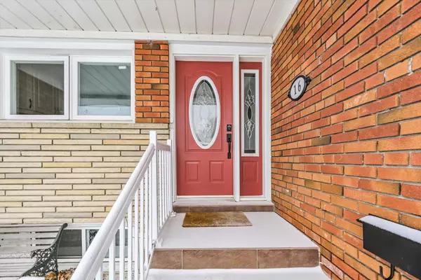 Toronto C13, ON M3A 2P4,16 Shaunavon Heights CRES