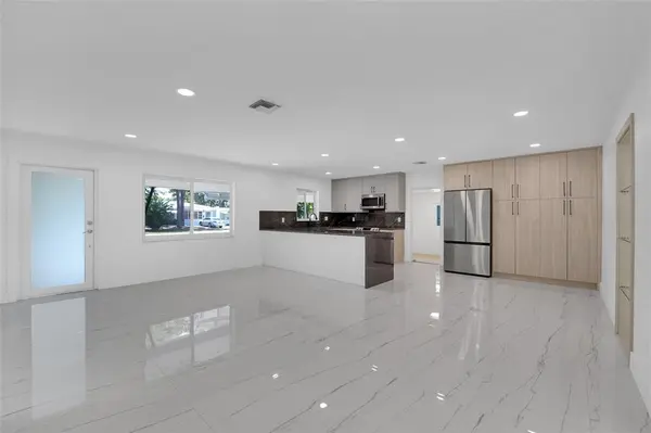 Pompano Beach, FL 33060,121 SE 8th St