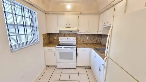 Miami, FL 33169,15600 NW 7th Ave #606