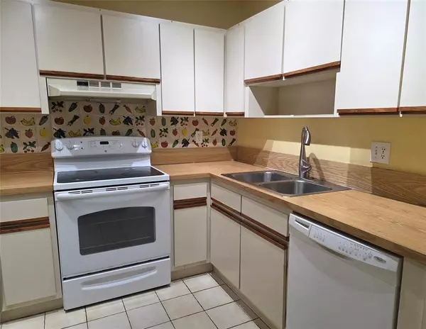 Fort Lauderdale, FL 33316,817 SE 12th Ct #1