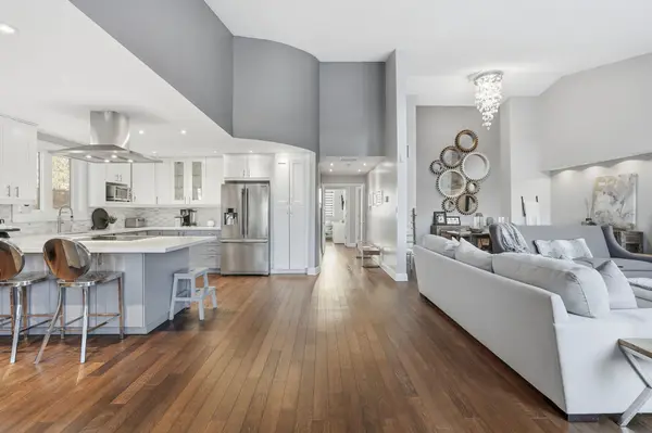 3230 New ST #3, Burlington, ON L7N 1M8