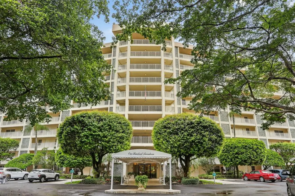 Pompano Beach, FL 33069,3499 Oaks Way #909