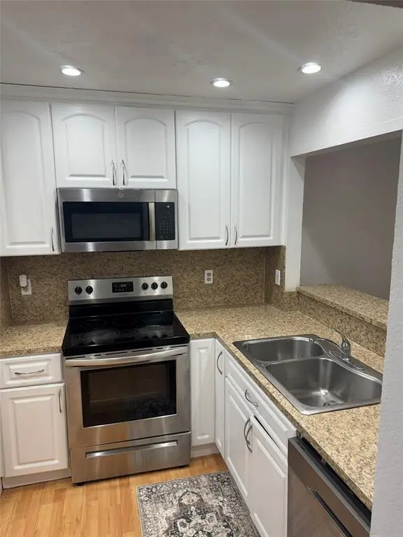 Miami, FL 33179,851 NE 209th Ter #202