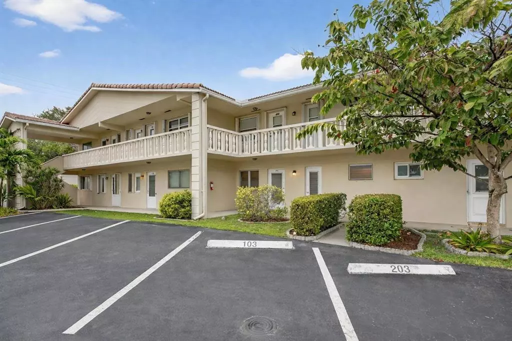 Lighthouse Point, FL 33064,2115 NE 42nd Ct #103