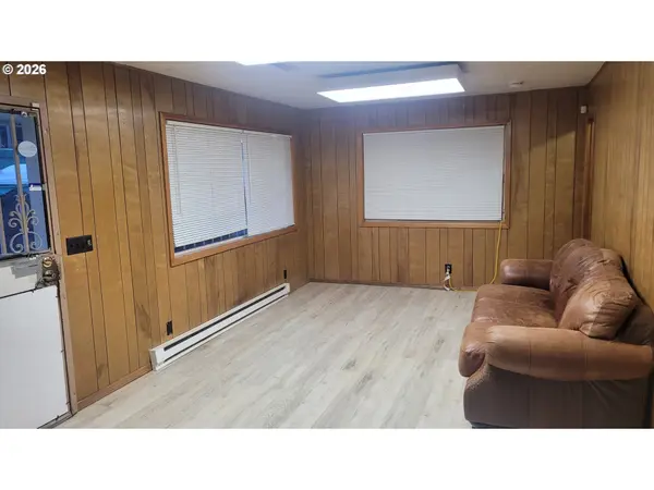 606 SE 148TH AVE, Portland, OR 97233