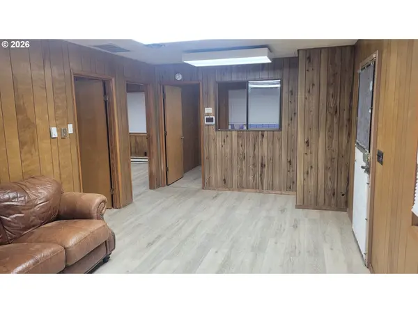 606 SE 148TH AVE, Portland, OR 97233