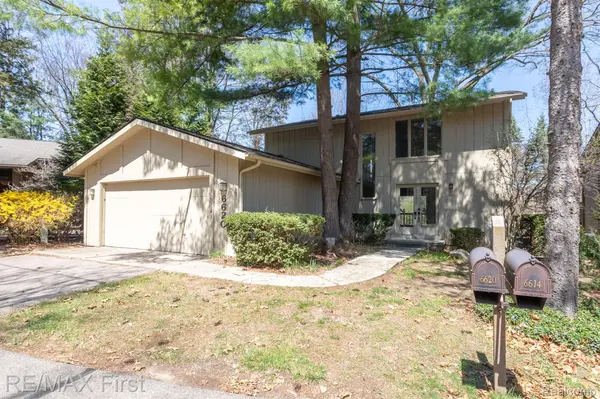 West Bloomfield, MI 48324,6620 RED CEDAR LN