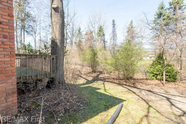 West Bloomfield, MI 48324,6620 RED CEDAR LN