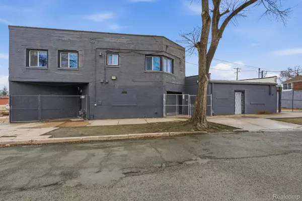 Detroit, MI 48221,16676 James Couzens FWY