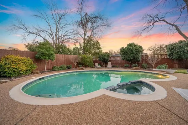 Bedford, TX 76021,3100 Willow Creek Way