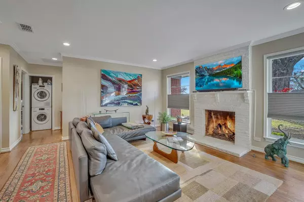 Dallas, TX 75220,9964 Mixon Drive