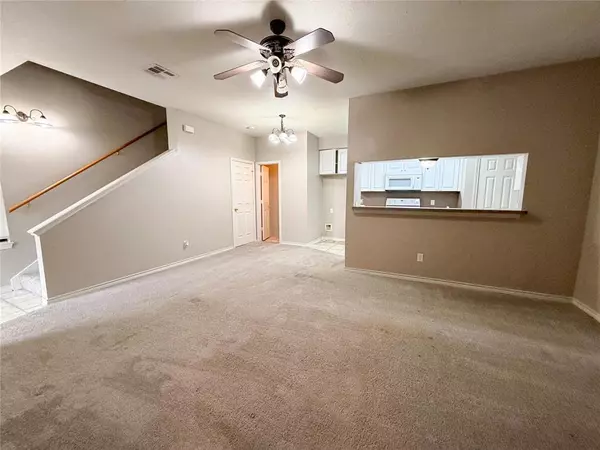 Bryan, TX 77801,1305 W Villa Maria Road #A106