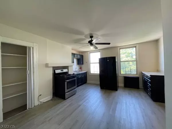 Newark City, NJ 07104,115 Park Ave