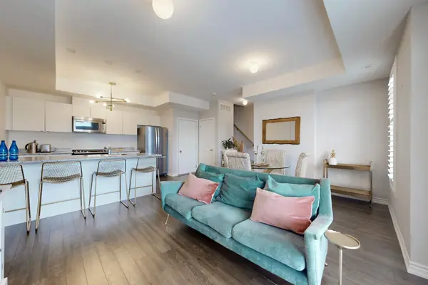 2584 William Jackson DR #94, Pickering, ON L1X 0E5