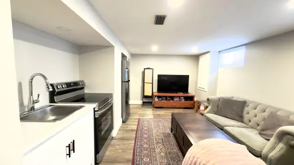 Oshawa, ON L1J 1T9,251 Tresane ST