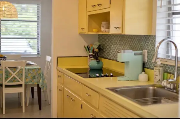 Pompano Beach, FL 33062,3232 NE 15th St