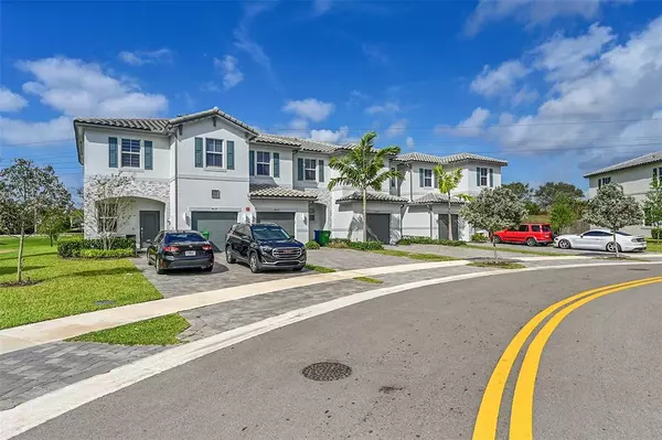 Coral Springs, FL 33076,4614 NW 120th Way #4614