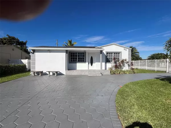 Hollywood, FL 33020,2503 Wiley St