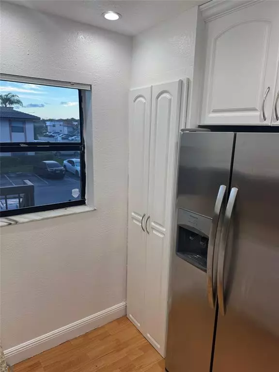 Miami, FL 33179,851 NE 209th Ter #202