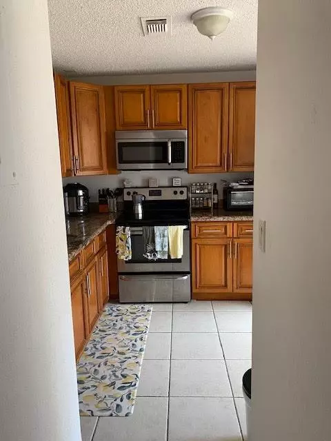 Coral Springs, FL 33065,10315 NW 33rd St