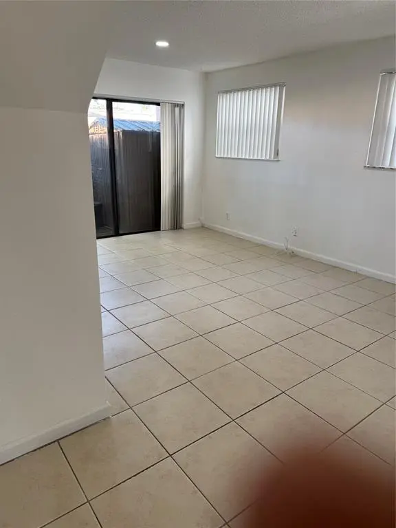 Coral Springs, FL 33065,10315 NW 33rd St