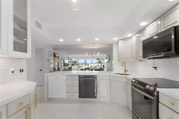 Fort Lauderdale, FL 33308,3111 NE 51st St #403C