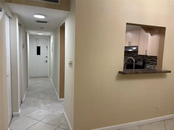 Hollywood, FL 33020,2831 Pierce St #100