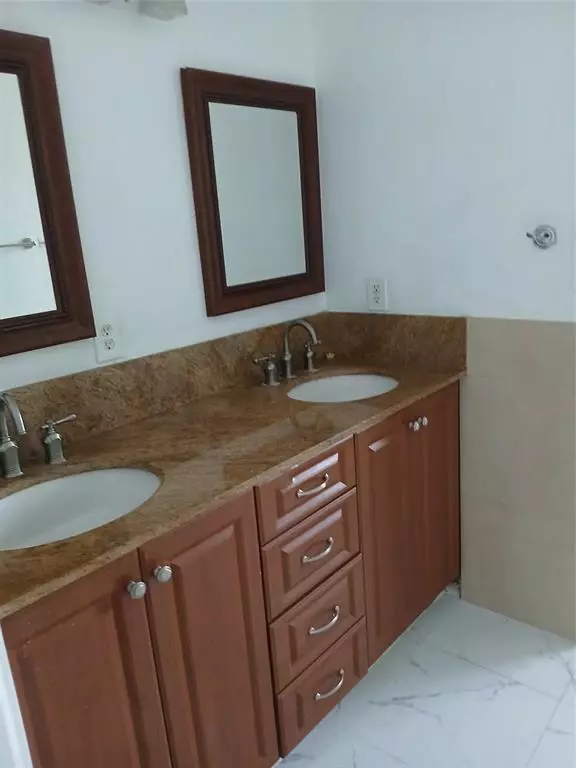 Deerfield Beach, FL 33441,514 NW 3rd Ave