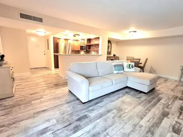 Pompano Beach, FL 33062,1421 S Ocean Blvd #301