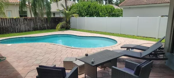 Plantation, FL 33324,100 NW 108th Way