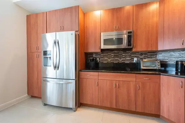 Weston, FL 33331,16101 Emerald Estates Dr #457