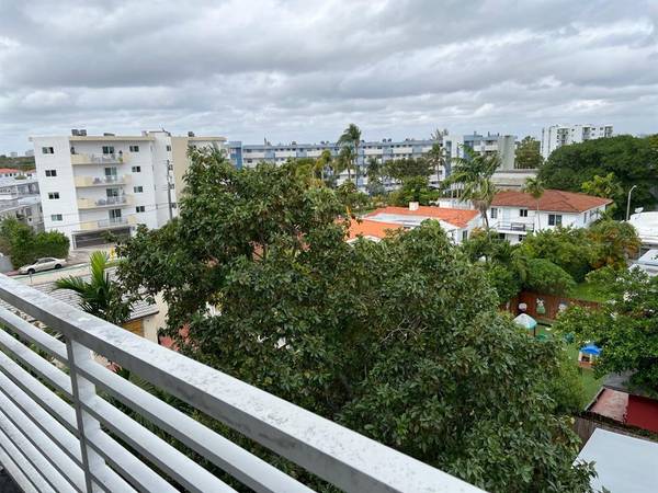 7800 Carlyle Ave #5E, Miami Beach, FL 33141