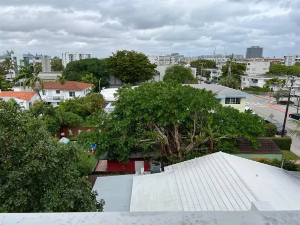 Miami Beach, FL 33141,7800 Carlyle Ave #5E