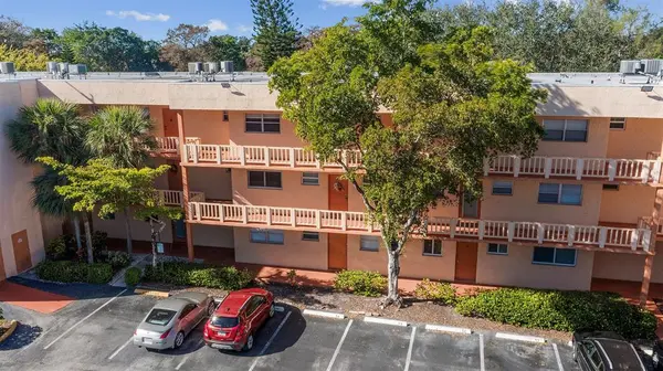 8400 Lagos De Campo Blvd #209, Tamarac, FL 33321