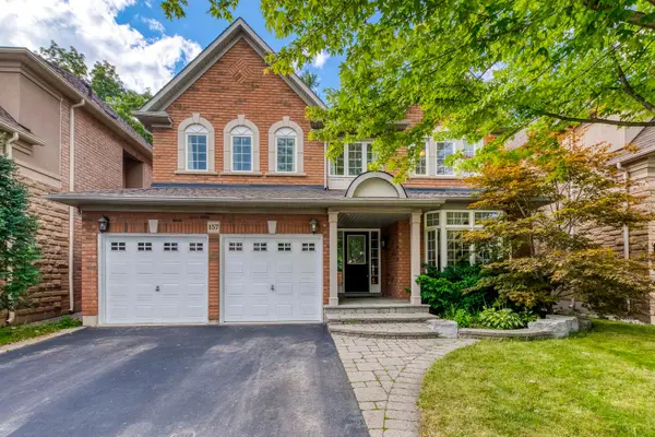 Oakville, ON L6L 6T3,157 Creek Path AVE