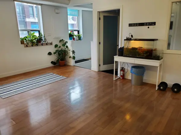 Toronto W02, ON M6P 2R1,406 Pacific AVE #B