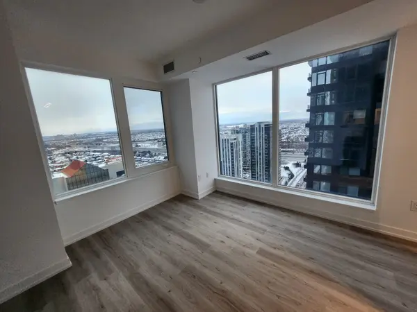 Mississauga, ON L5B 0P6,395 Square One DR #2510