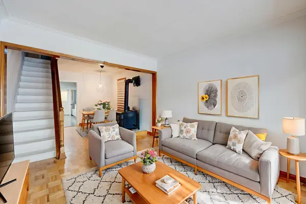 Toronto W06, ON M8V 3B8,195 Islington AVE