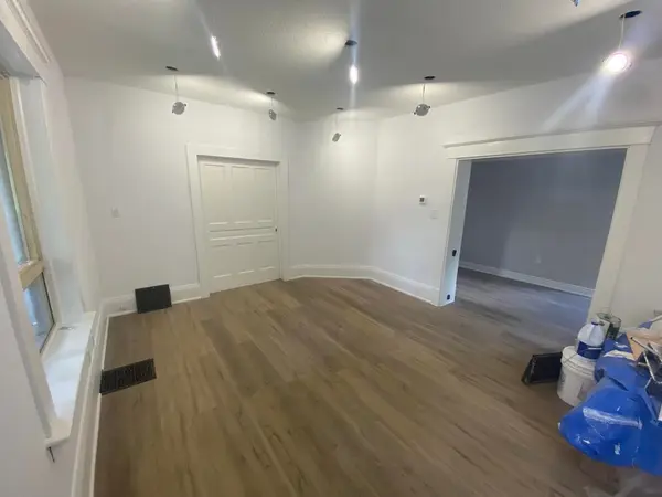 Halton Hills, ON L7G 3Z5,76 Guelph ST #Unit C