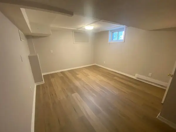 Halton Hills, ON L7G 3Z5,76 Guelph ST #Unit C