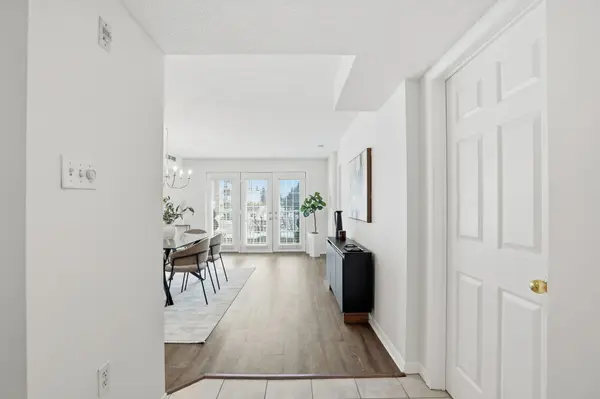 Burlington, ON L7T 4K8,216 Plains RD W #E106