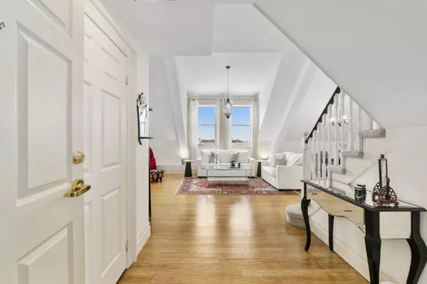 Port Hope, ON L1A 3G8,72 Pine ST N #405