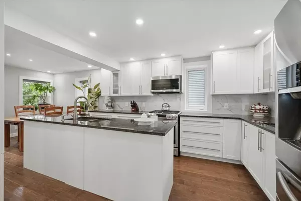 Blackburn Hamlet, ON K1B 4A4,84 Eastpark DR