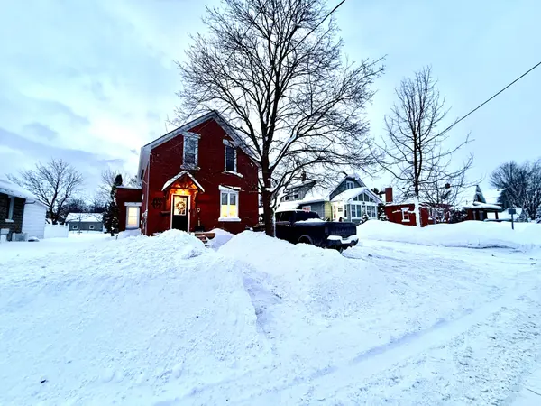 Hanover, ON N4N 2V6,588 12th AVE